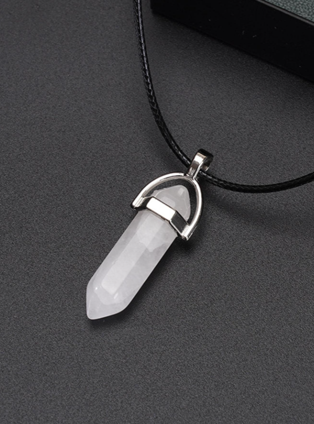 🔷 Collar Geométrico para Hombre – Diseño Minimalista & Cristal de Vidrio