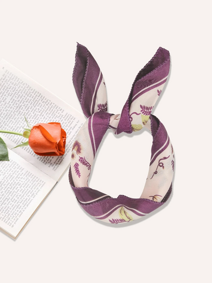 🌿 Pañuelo Seda – Diseño Botánico & Estilo Romántico