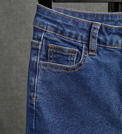 Jeans Ajustados con Detalles Rasgados