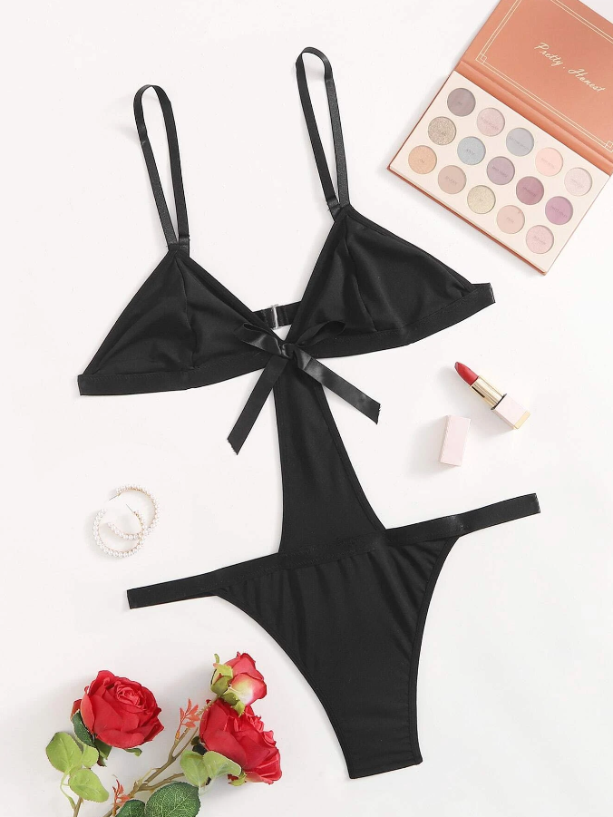 Body Negro con Aberturas Elegantes