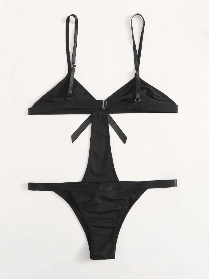 Body Negro con Aberturas Elegantes