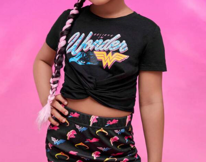 Camiseta Crop Wonder - Negro