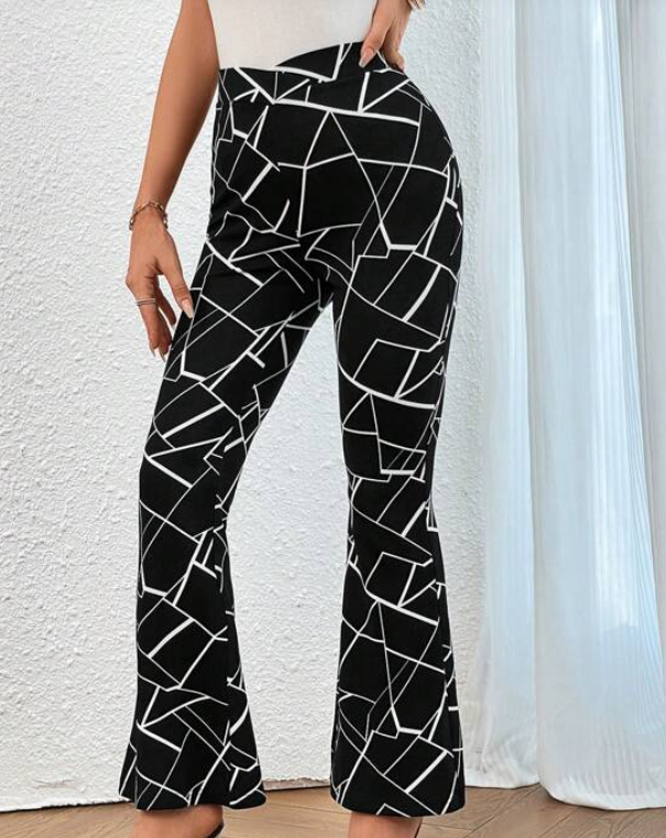 Pantalón Negro con Estampado Geométrico