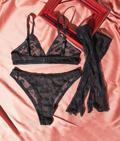 Conjunto Sexy con Transparencias y Estampado de Corazones