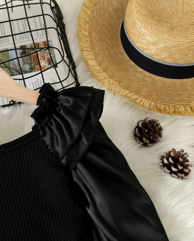 Vestido Negro Elegante con Detalles de Volante