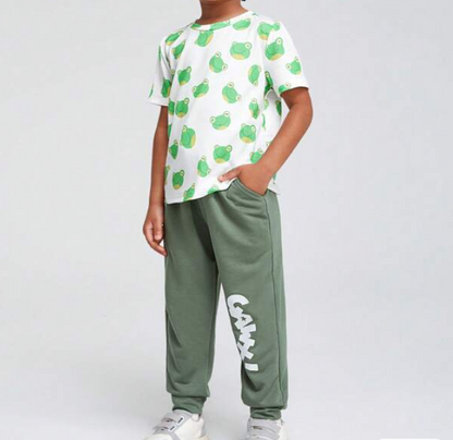 Conjunto Casual para Niño: Camiseta con Estampado de Ranas y Pantalón Deportivo 🐸✨