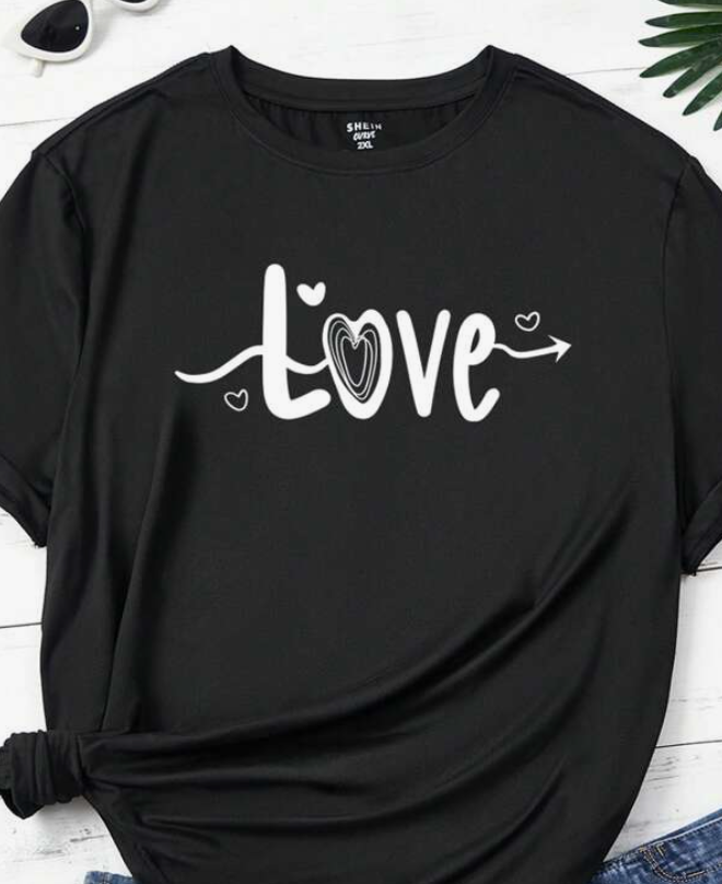 Camiseta Negra Casual con Estampado "Love" ❤️✨