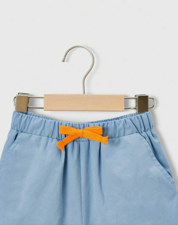 Shorts Casual Celeste con Estampado "Attitude" 🔵🧡