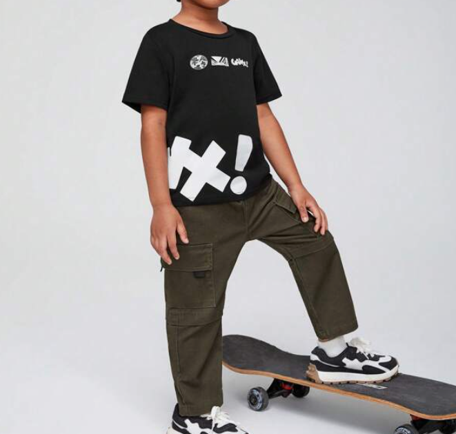 Camiseta Negra Casual para Niño con Estampado de Letras ⚡🖤