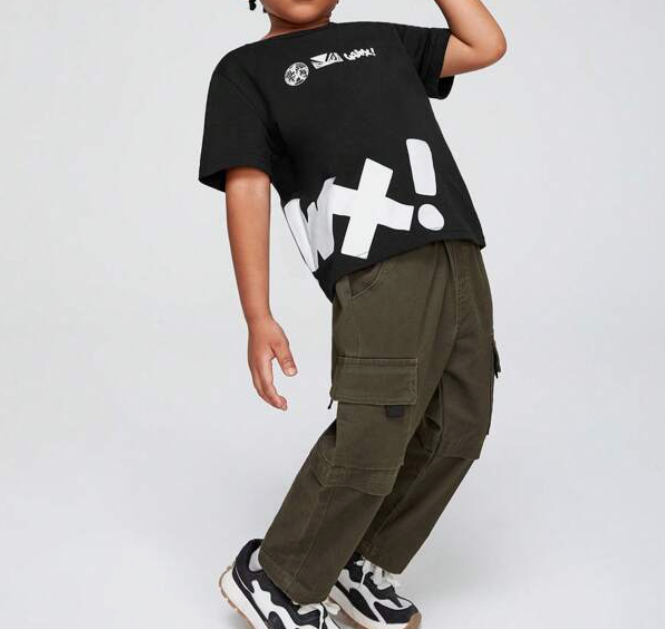 Camiseta Negra Casual para Niño con Estampado de Letras ⚡🖤