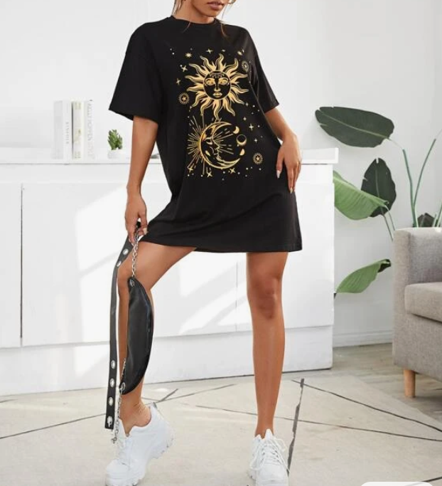 Vestido Oversize Negro con Estampado de Sol y Luna ✨