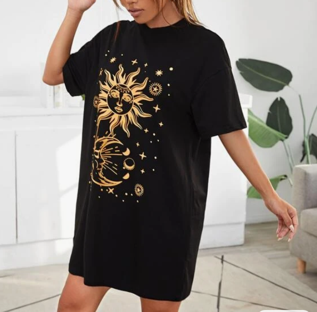 Vestido Oversize Negro con Estampado de Sol y Luna ✨