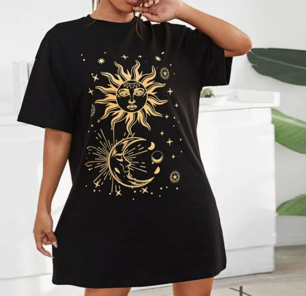 Vestido Oversize Negro con Estampado de Sol y Luna ✨