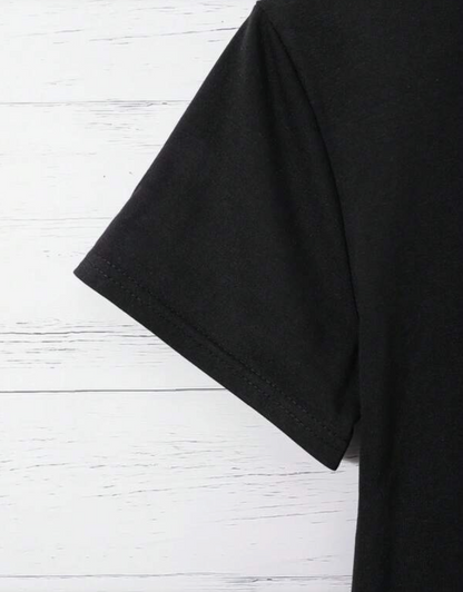 Polera Negra con Estampado “ECHO STUDY” ✨