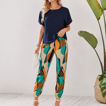 🌿 Conjunto Casual Mujer – Blusa Lisa + Pantalón Estampado Geométrico