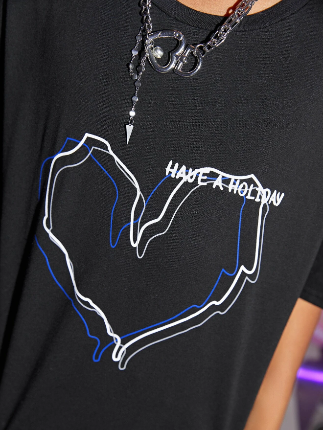 🖤 Polera Oversized con Diseño de Corazón y Frase