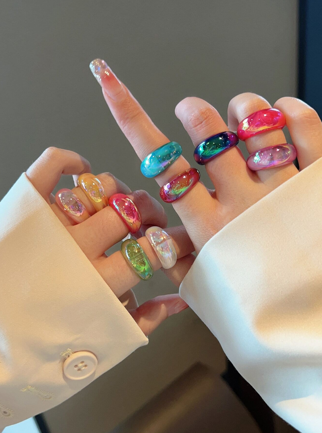 Anillos de Resina Multicolor con Efecto Brillante ✨