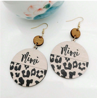 🌿 Aros de Madera "Mimi" con Estampado Animal Print – Estilo Original y Artesanal