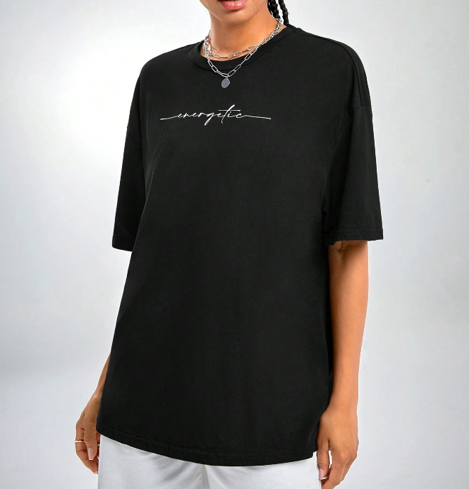 🖤 Camiseta Holgada con Gráfico de Letra