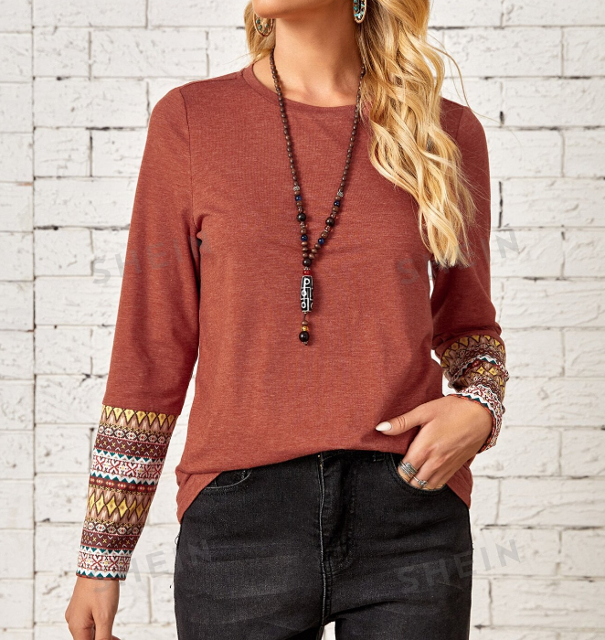 🧡 Camiseta con Estampado Geométrico