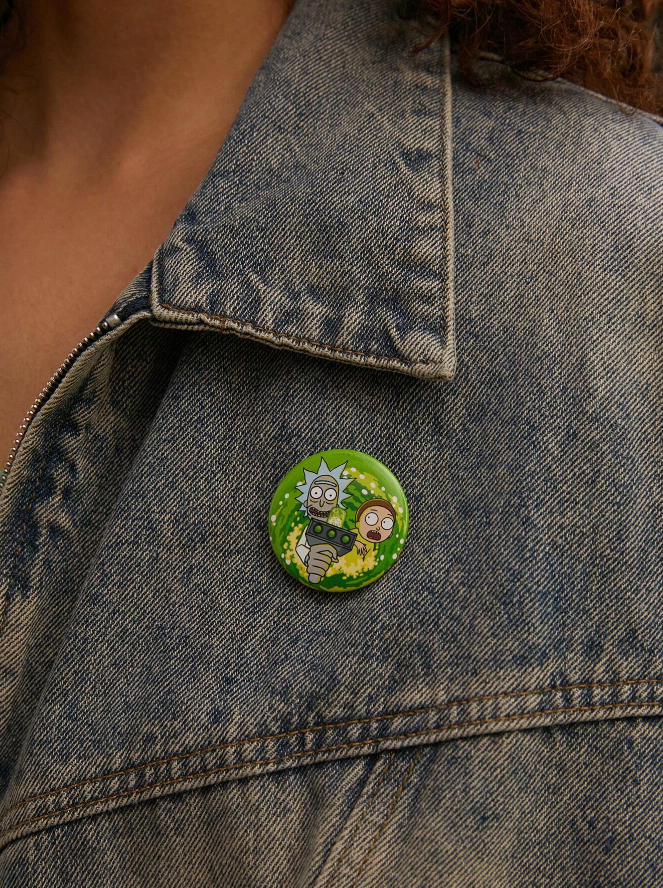 🌀 Broche Rick & Morty – Diseño Circular & Estilo Fantasía