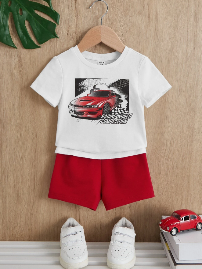 Set de Camiseta y Shorts Deportivos para Chicos - Diseño de Coche Rojo