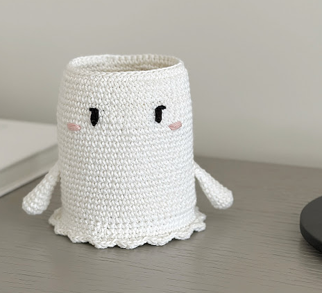 🍬 Fantasmita Dulcero – Amigurumi Decorativo y Funcional