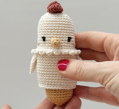 🐔 Gallinita con Huevo – Amigurumi Campestre Hecho a Mano