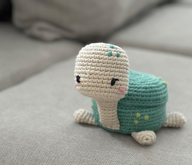 🐢✨ Tortuguita Joyero – Amigurumi Funcional Hecho a Mano