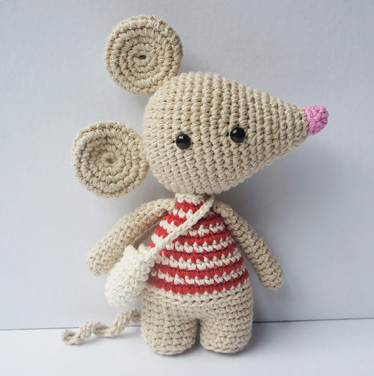 🐭✨ Ratoncito Aventurero – Amigurumi Hecho a Mano