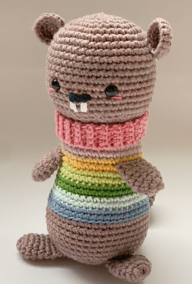 🦫 Castor Arcoíris – Amigurumi Colorido