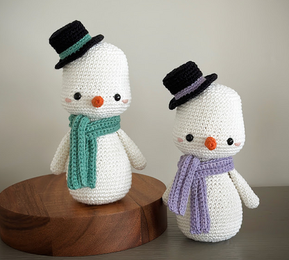 ⛄ Muñeco de Nieve con Bufanda Colores  – Amigurumi Hecho a Mano