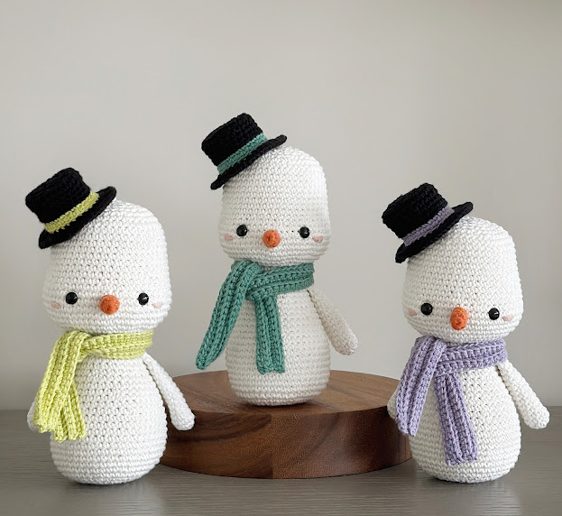 ⛄ Muñeco de Nieve con Bufanda Colores  – Amigurumi Hecho a Mano