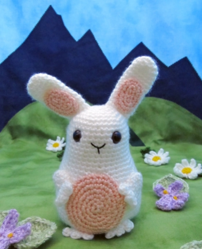 🐇 Conejito Blanco con Pancita Rosada – Amigurumi Hecho a Mano