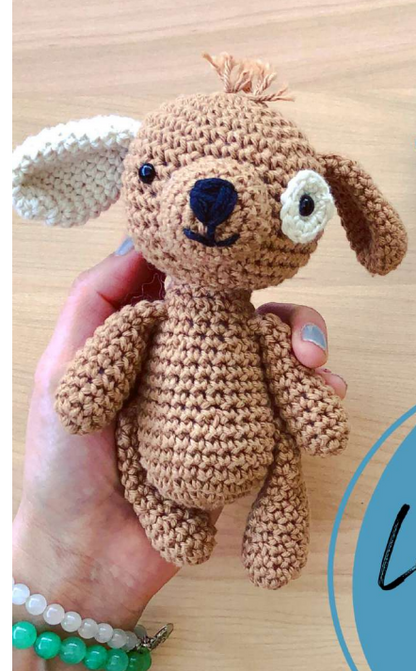 🐶 Perrito Marrón Oreja Blanca – Amigurumi Hecho a Mano