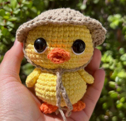 🦆 Patito Amarillo con Sombrero – Amigurumi Hecho a Mano