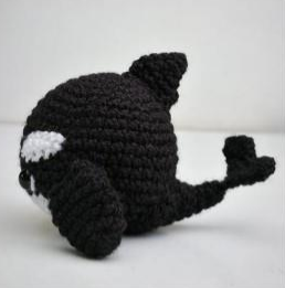 ⚫⚪ Orca Amigurumi – Hecho a Mano