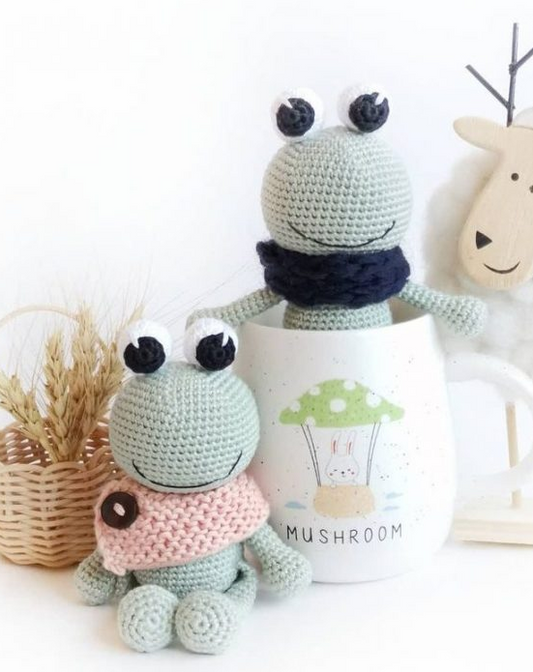 🐸 Rana con Bufanda – Amigurumi Hecho a Mano