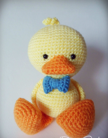 🐤 Patito con Corbatín Azul – Amigurumi Hecho a Mano