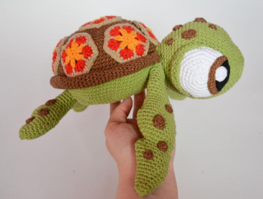 🐢 Tortuga con Caparazón Floral – Amigurumi Hecho a Mano
