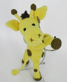 🦒 Jirafa Sujetacortinas – Amigurumi Hecho a Mano
