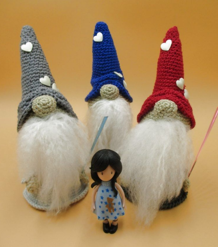 🧙‍♂️ Duende con Sombrero – Amigurumi Hecho a Mano