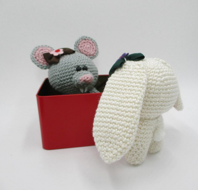 🐇 Conejita con Lazo Verde – Amigurumi Hecho a Mano