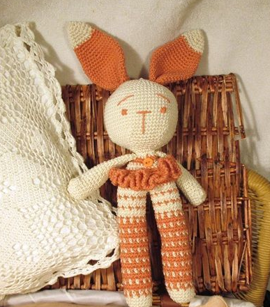 🐰 Conejito Orejas Largas Naranjo y Crema – Amigurumi Hecho a Mano