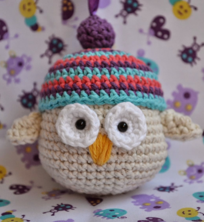 🦉 Buhito con Gorro de Colores – Amigurumi Hecho a Mano