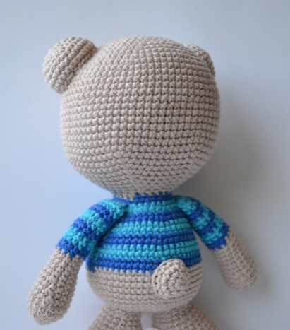 🧸 Osito con Camiseta Azul – Amigurumi Hecho a Mano
