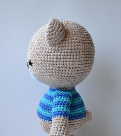 🧸 Osito con Camiseta Azul – Amigurumi Hecho a Mano