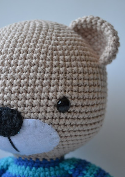🧸 Osito con Camiseta Azul – Amigurumi Hecho a Mano