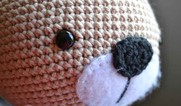🧸 Osito con Camiseta Azul – Amigurumi Hecho a Mano