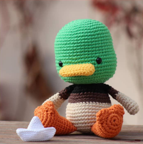 🦆 Patito Emilio – Amigurumi Hecho a Mano